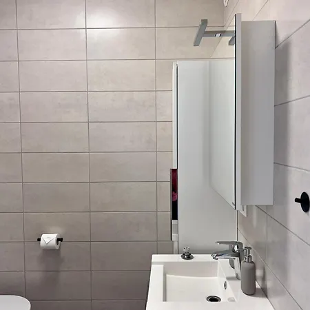 Luxurious Flat Offering Comfort And Privacy In Appartement *